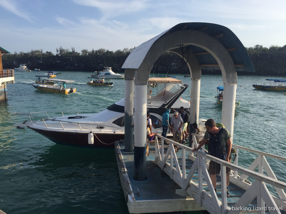 photo of passengers disembarking a lancha in Santa cruz