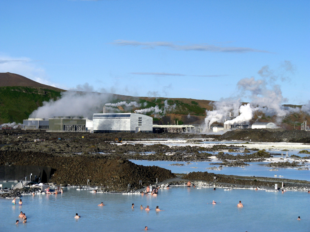 photo of the blue lagoon in iceland