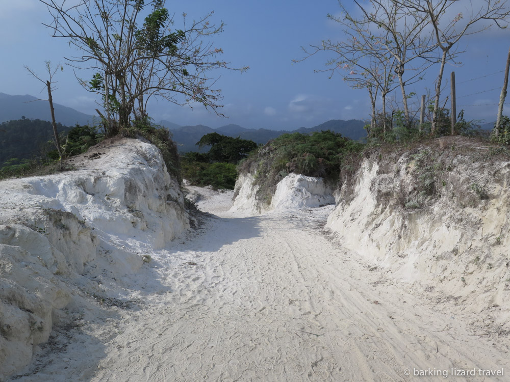 Dusty trail on the trek