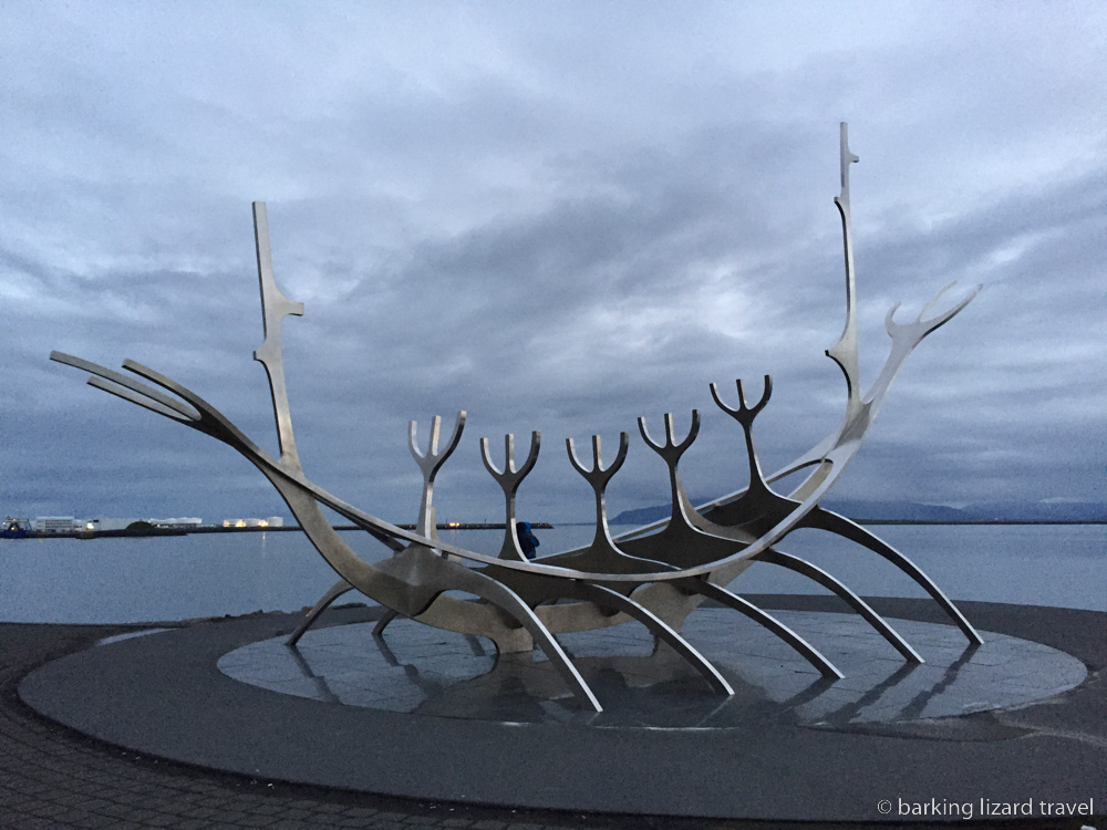 a photo of the Sun Voyager sculpture